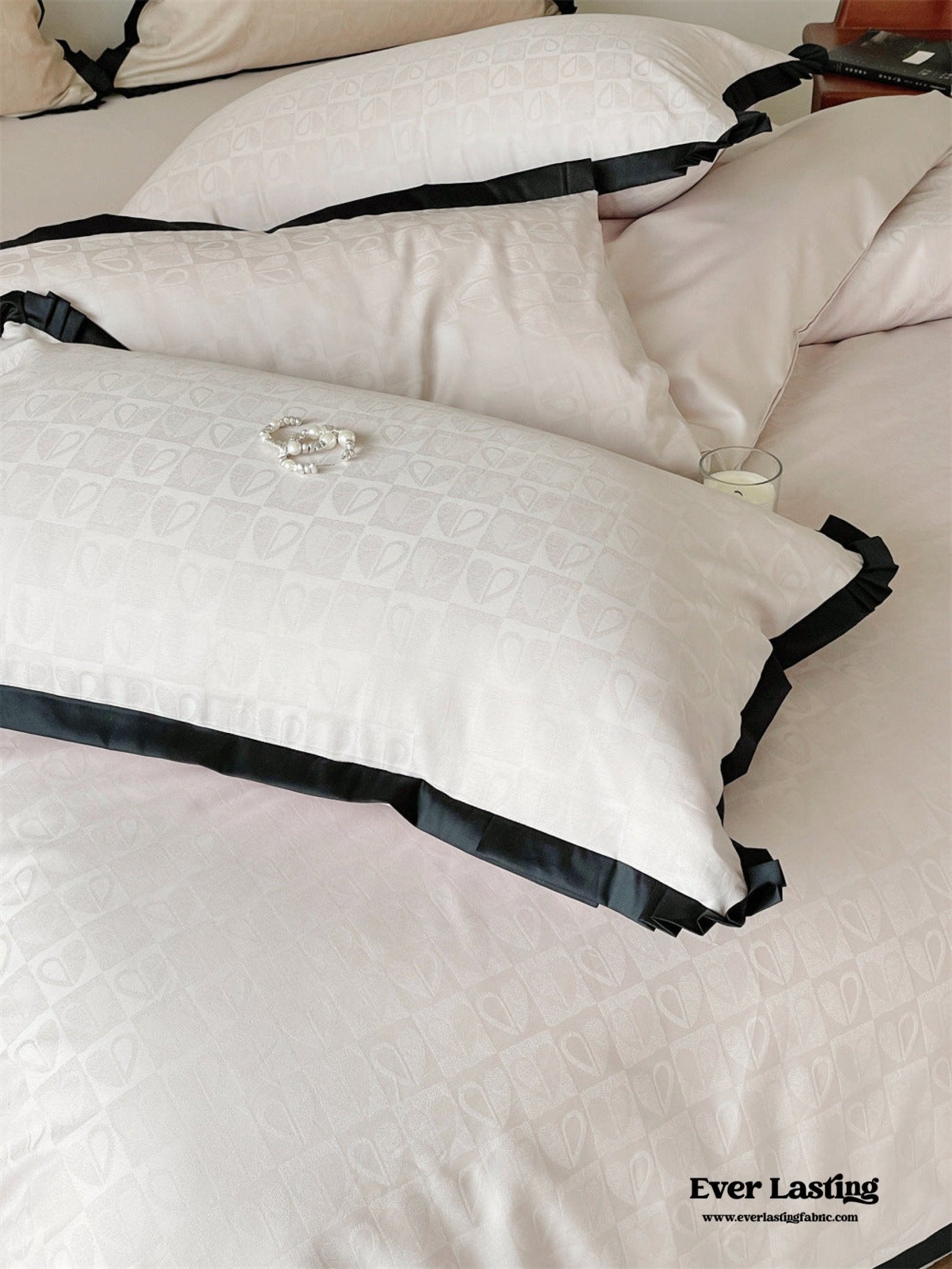 Silky Luxury Heart Textured Bedding Set / Beige