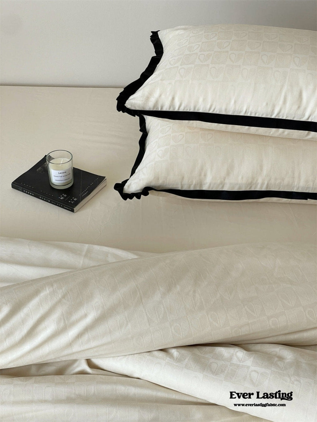 Silky Luxury Heart Textured Bedding Set / Cream