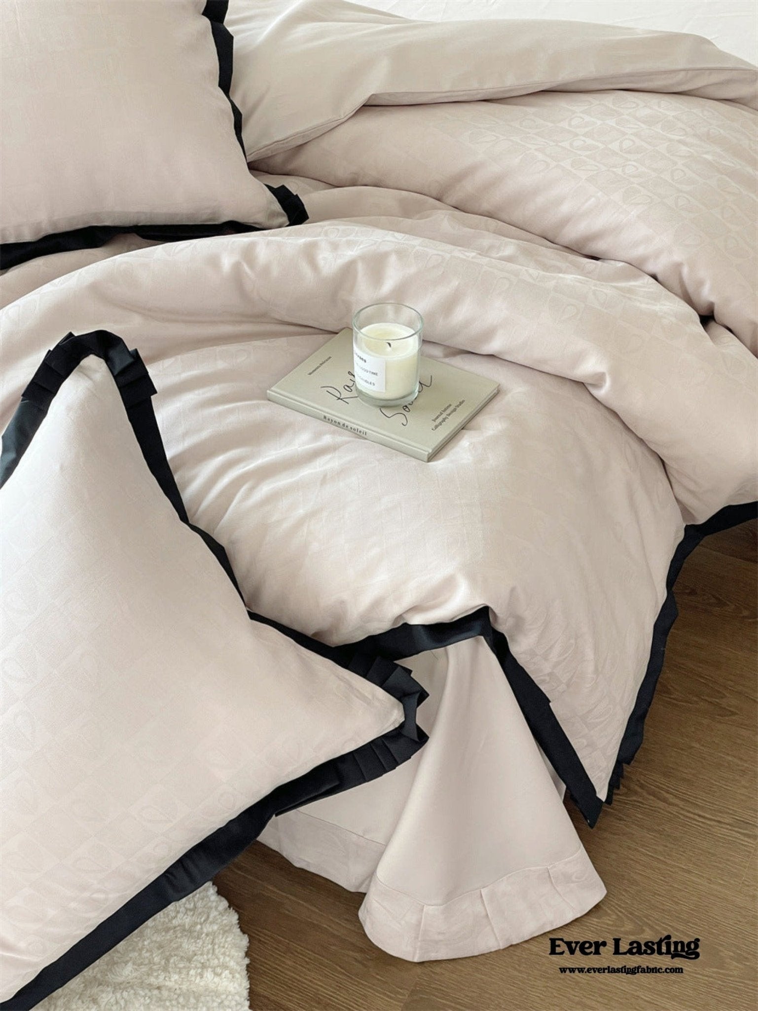 Silky Luxury Heart Textured Bedding Set / Cream