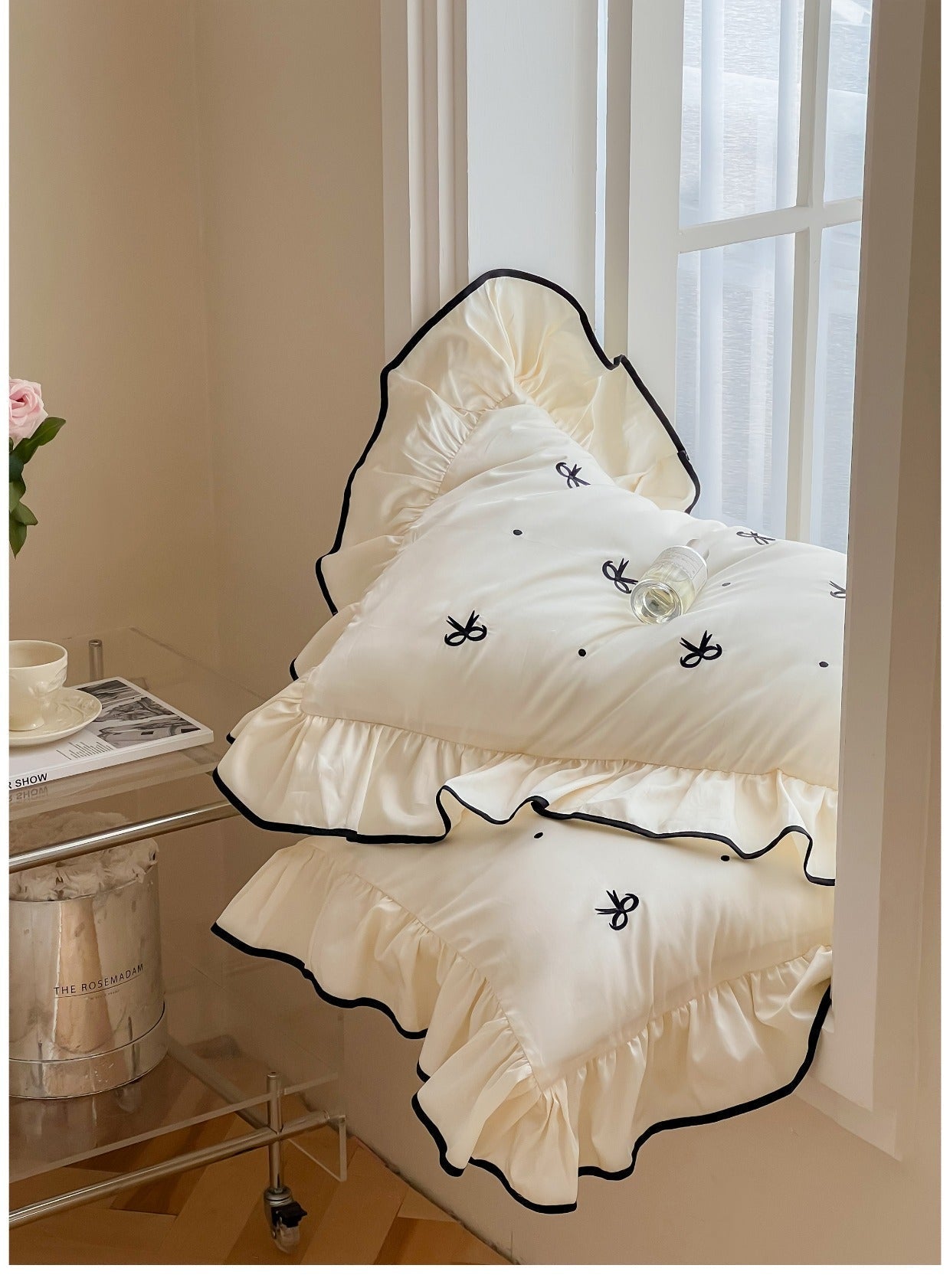 Silky Ribbon Ruffle Bedding Set / Cream White