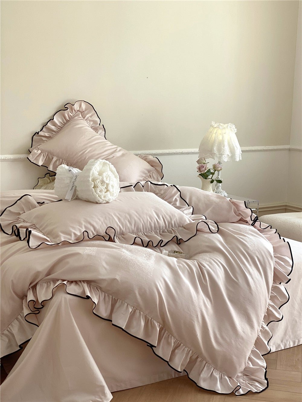 Silky Ruffle Bedding Set / Rust Pink