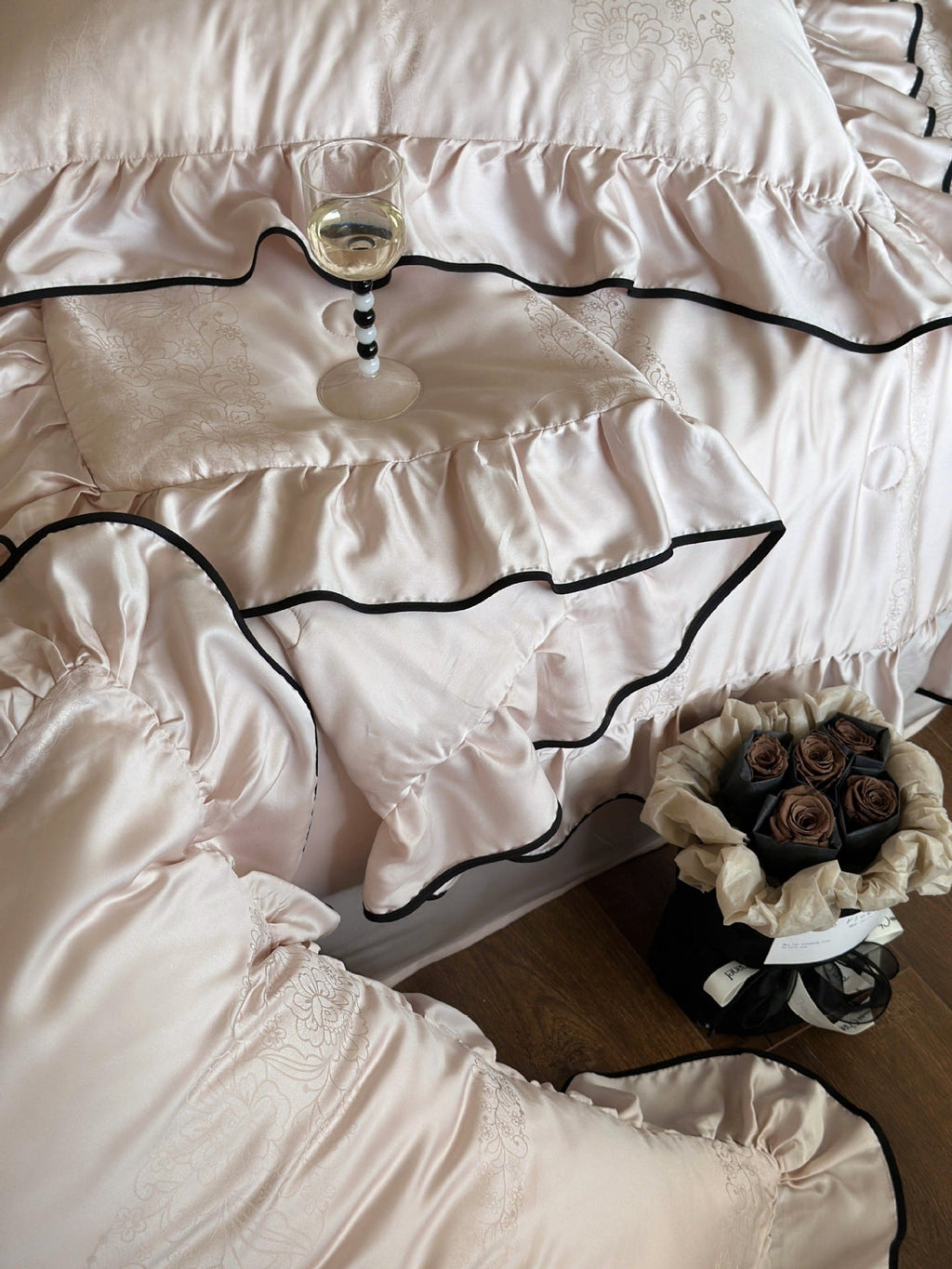 Silky Ruffle Blanket Comforter Set / Rust Pink