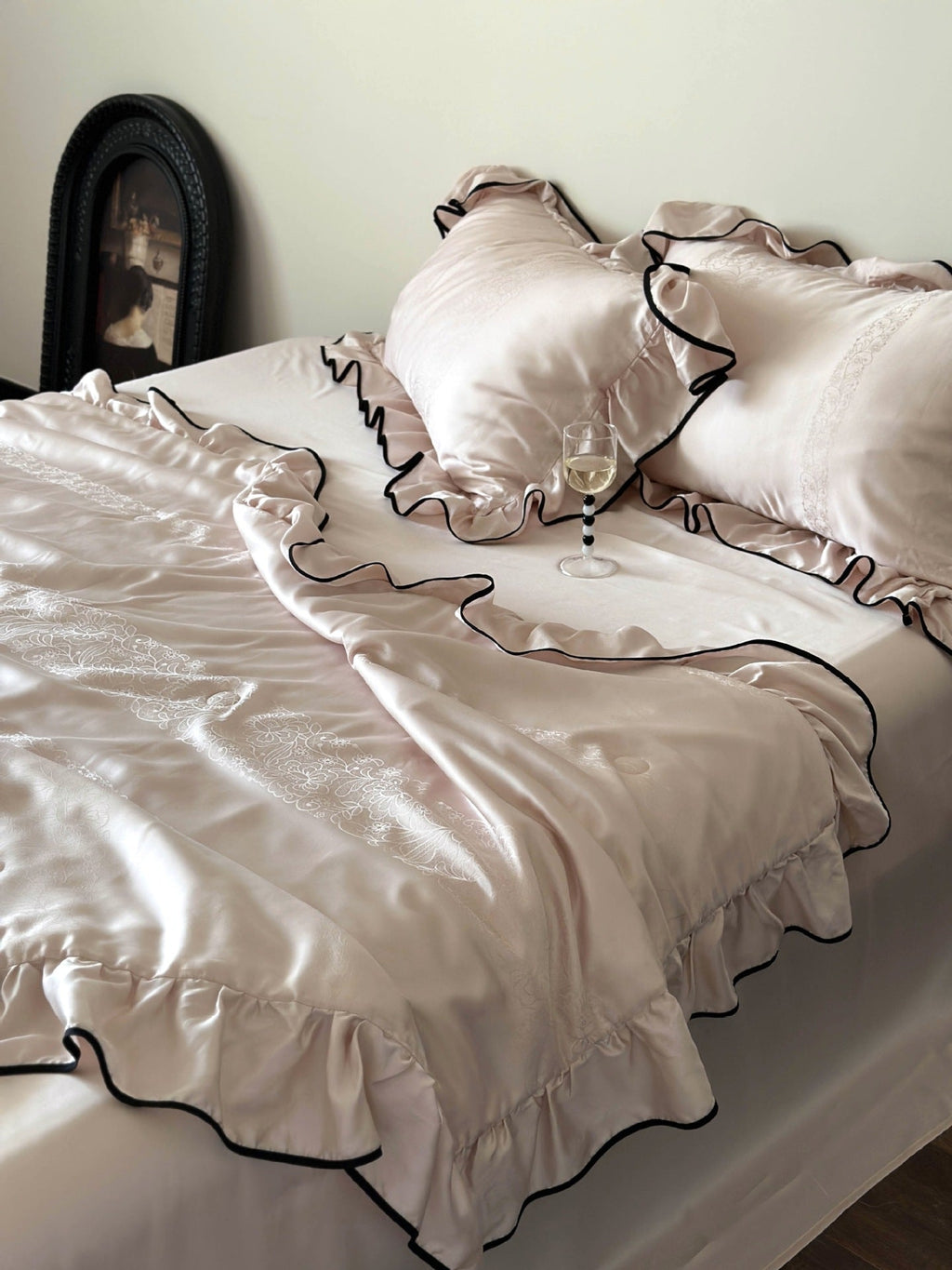 Silky Ruffle Blanket Comforter Set / Rust Pink
