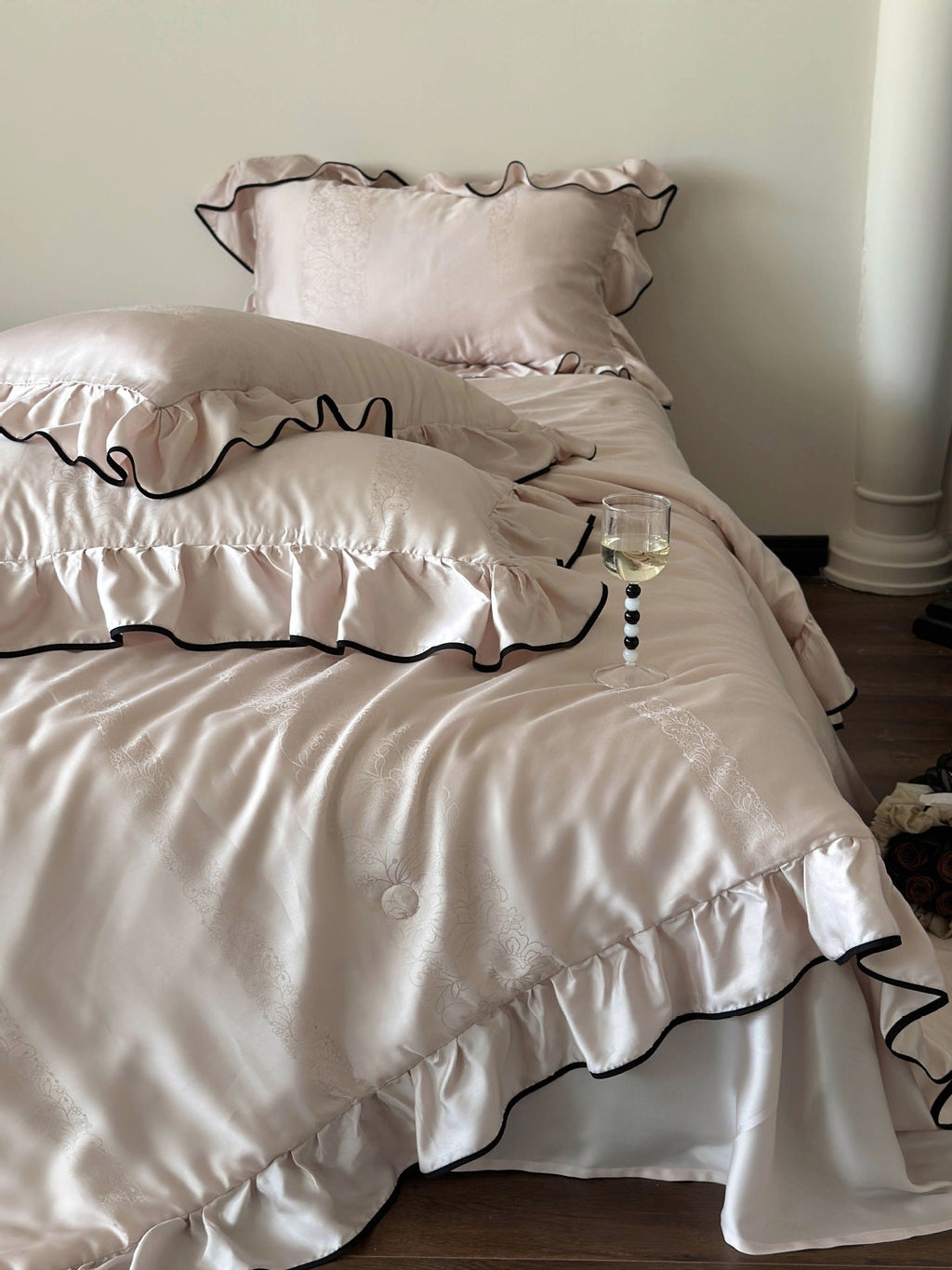 Silky Ruffle Blanket Comforter Set / Rust Pink