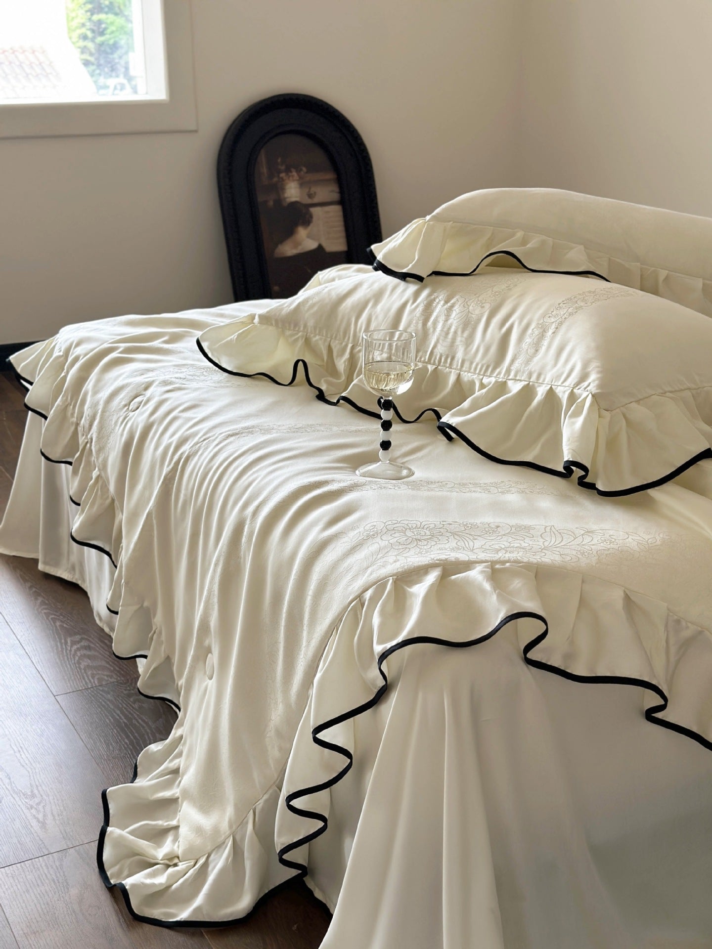 Silky Ruffle Blanket Comforter Set / Rust Pink