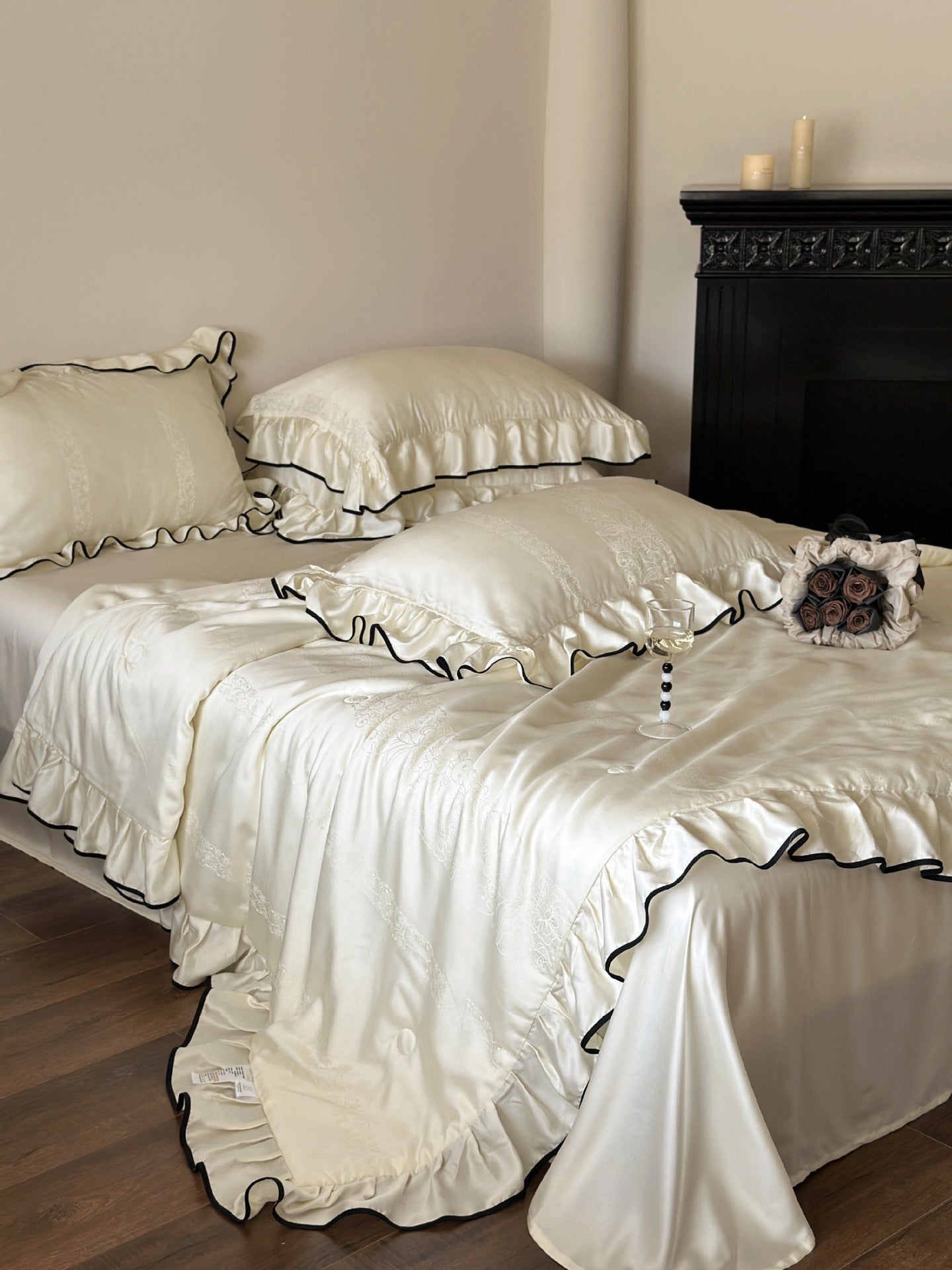 Silky Ruffle Blanket Comforter Set / Rust Pink