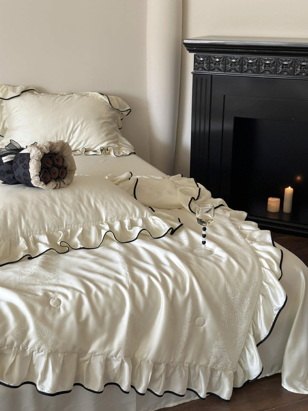 Silky Ruffle Blanket Comforter Set / Rust Pink