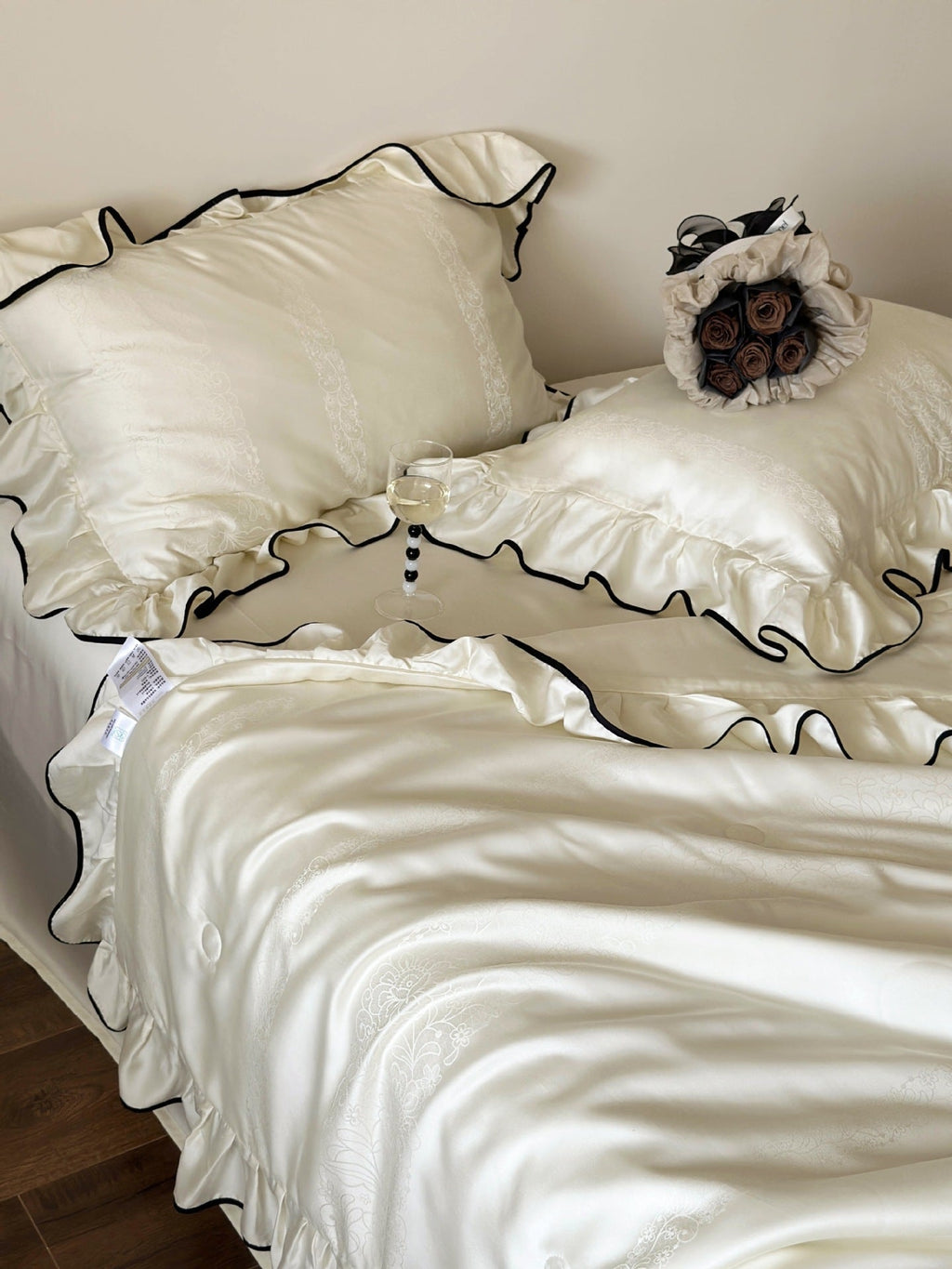 Silky Ruffle Blanket Comforter Set / Rust Pink