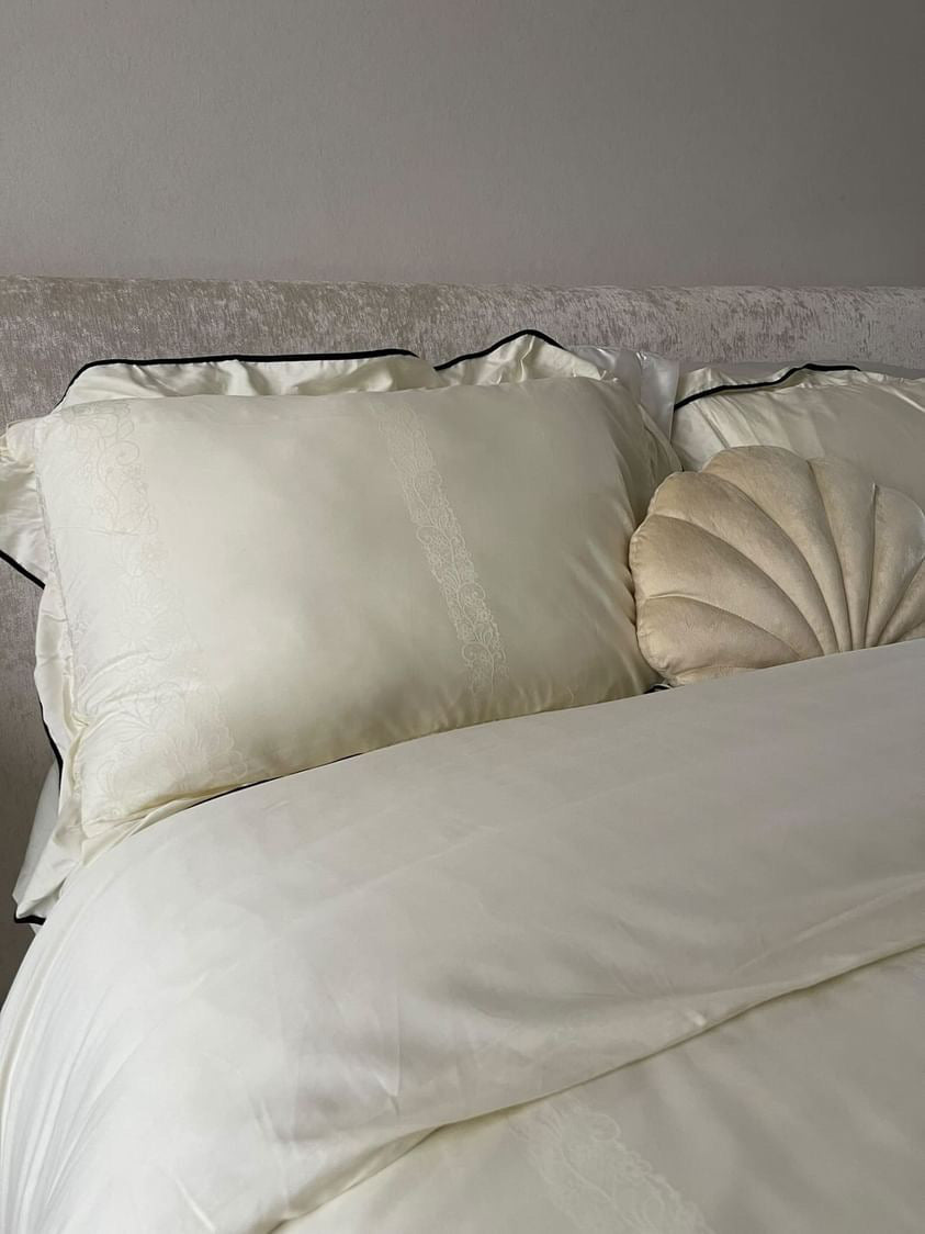 Silky Ruffle Duvet Cover