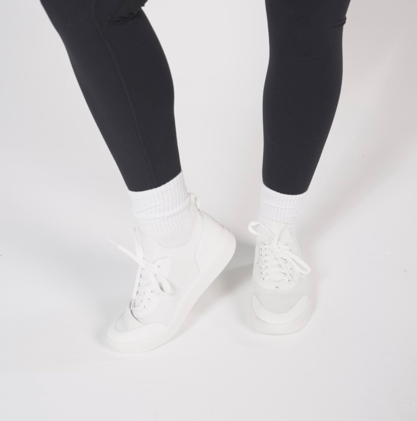 Skiff2 White Out