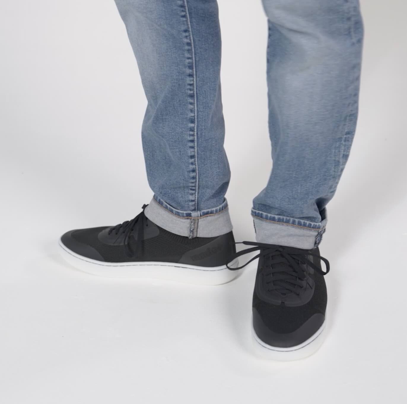 Skiff2 Black