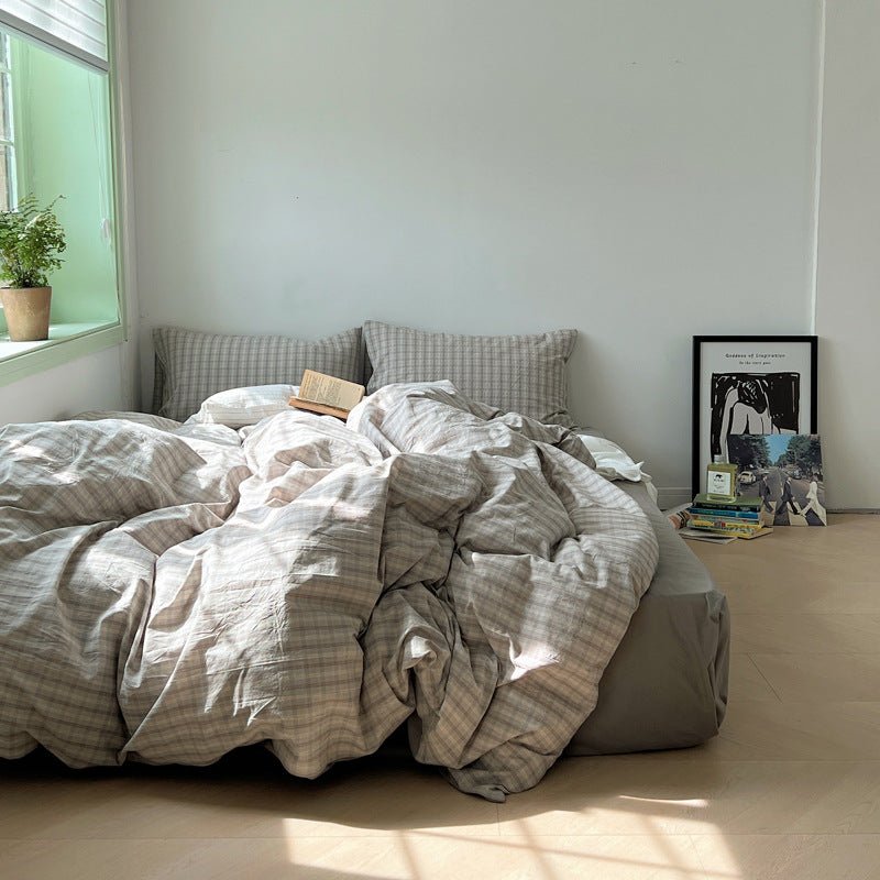 Soft Blend Plaid Bedding Set / Gray