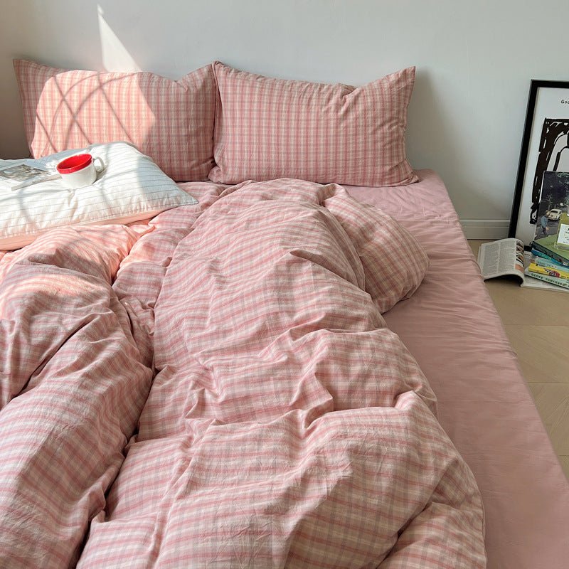 Soft Blend Plaid Bedding Set / Pink