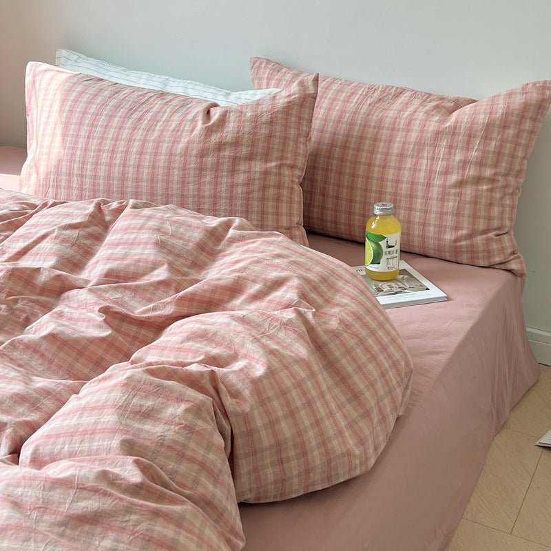 Soft Blend Plaid Bedding Set / Pink