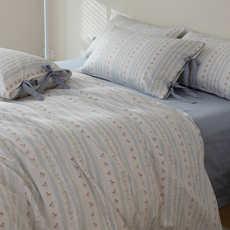 Soft Cottage Blue Ribbon Bedding Set / Blue