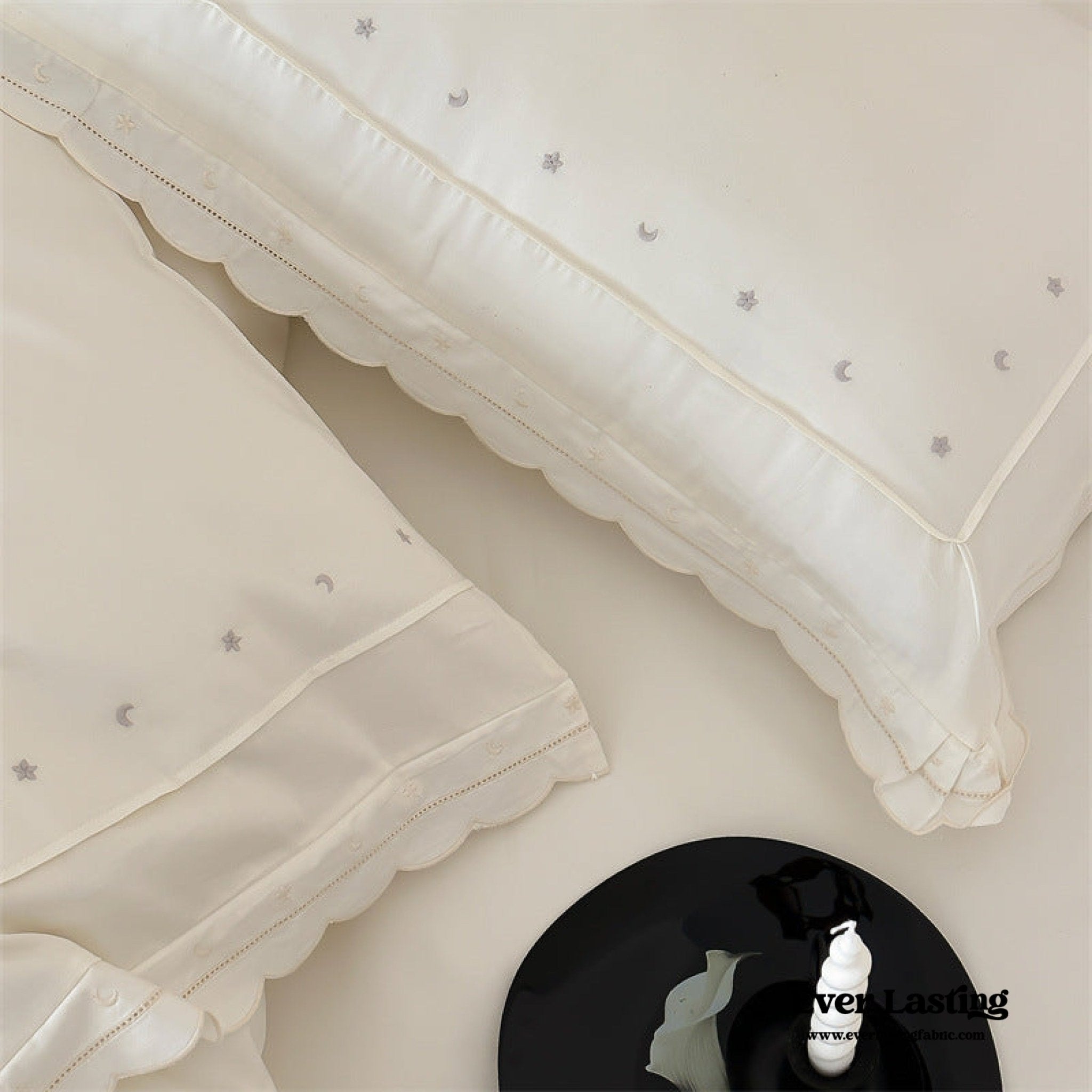Star Gaze Short Cake Ruffle Bedding Set / Purple