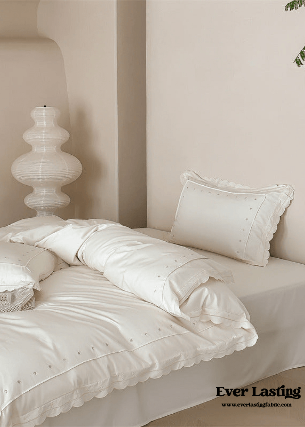 Star Gaze Short Cake Ruffle Bedding Set / White