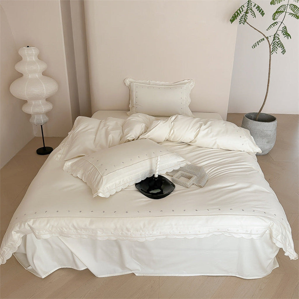 Star Gaze Short Cake Ruffle Bedding Set / White