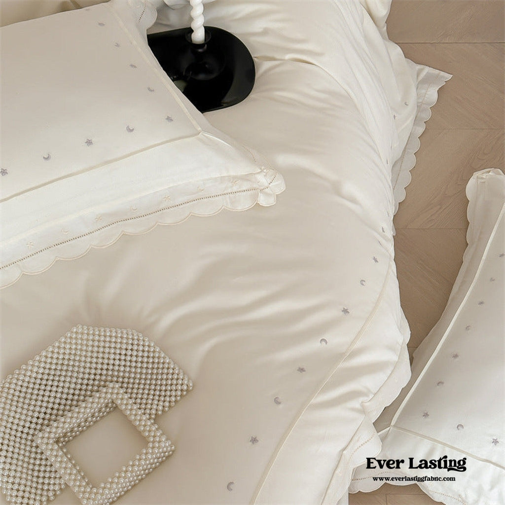 Star Gaze Short Cake Ruffle Bedding Set / White