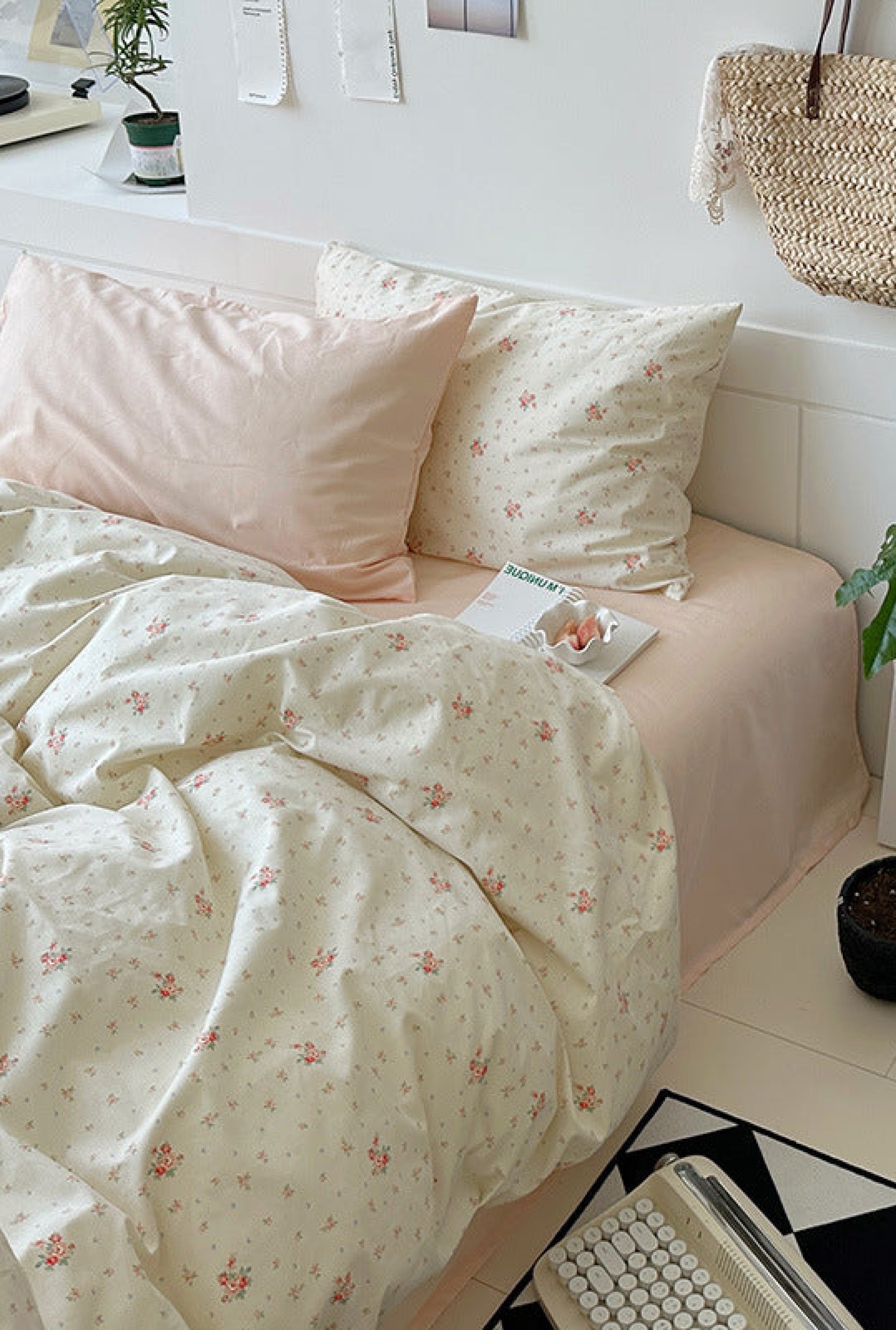 Sweet Floral Bedding Set / Cream