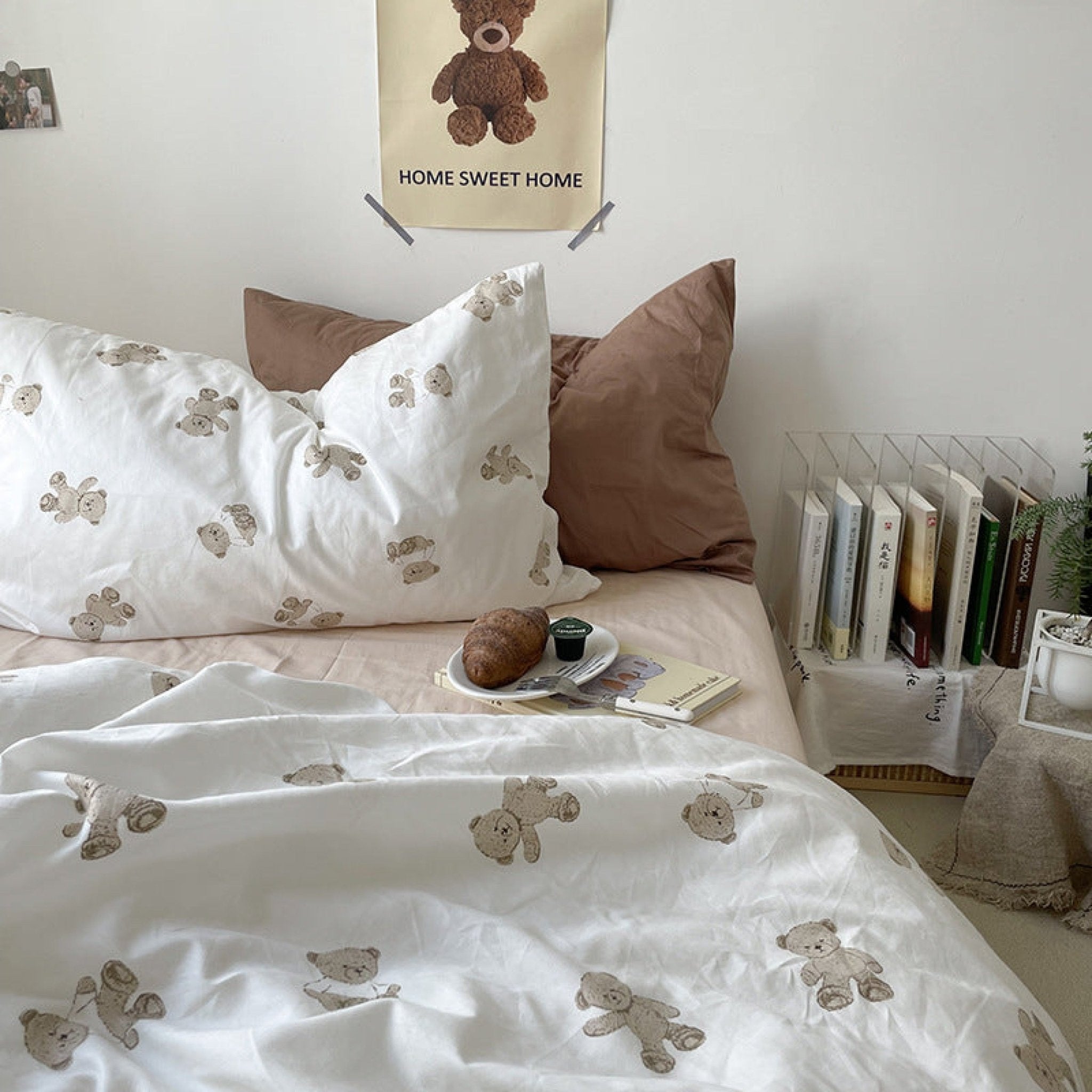 Teddy Duvet Cover / White + Beige