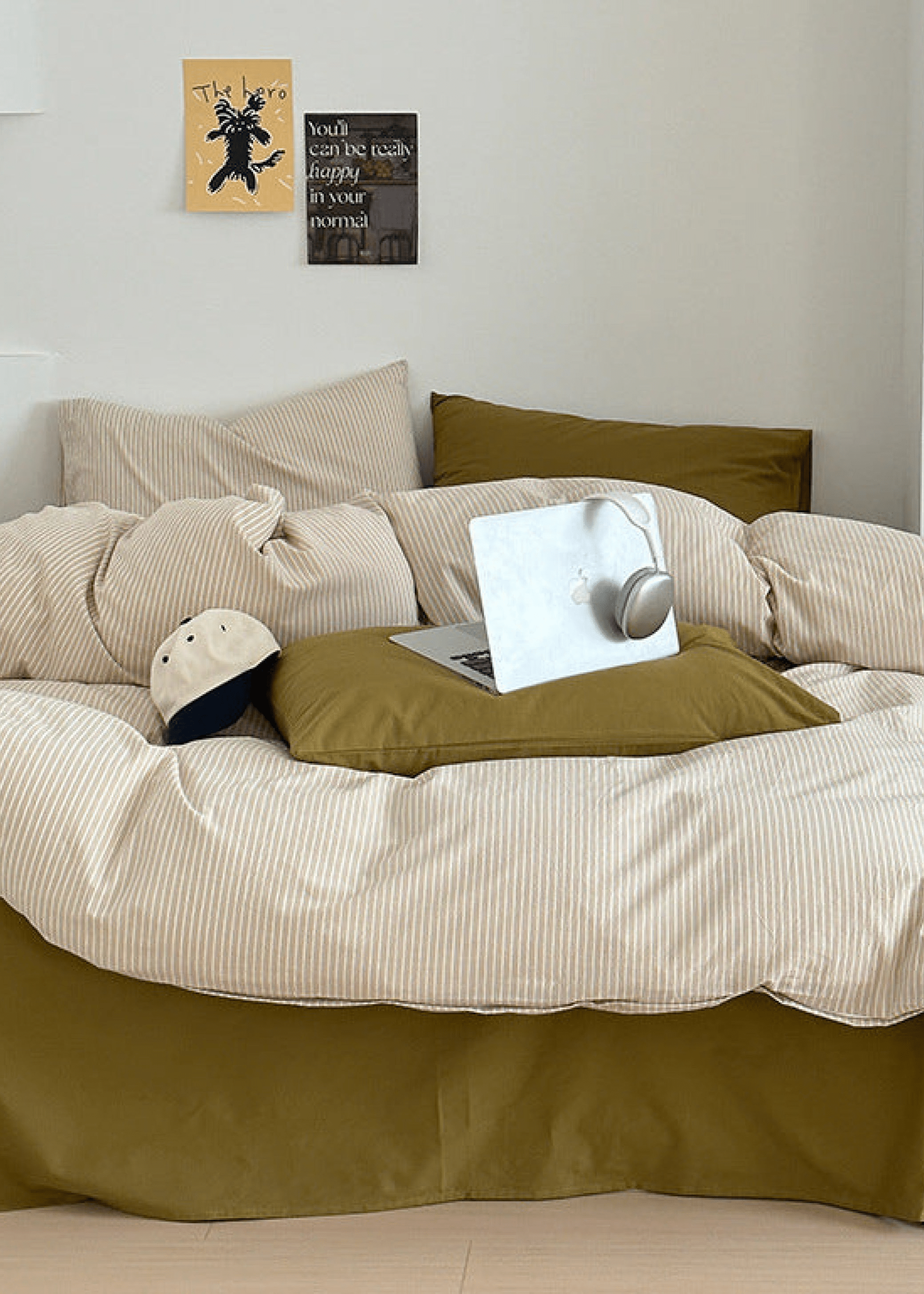Thin Striped Bedding Set / Red