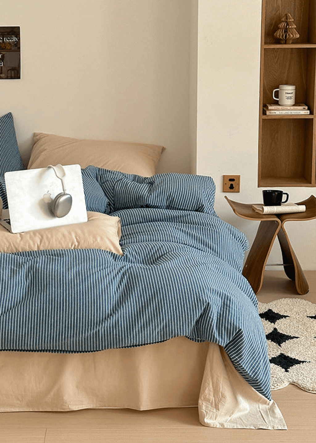 Thin Striped Bedding Set / Red
