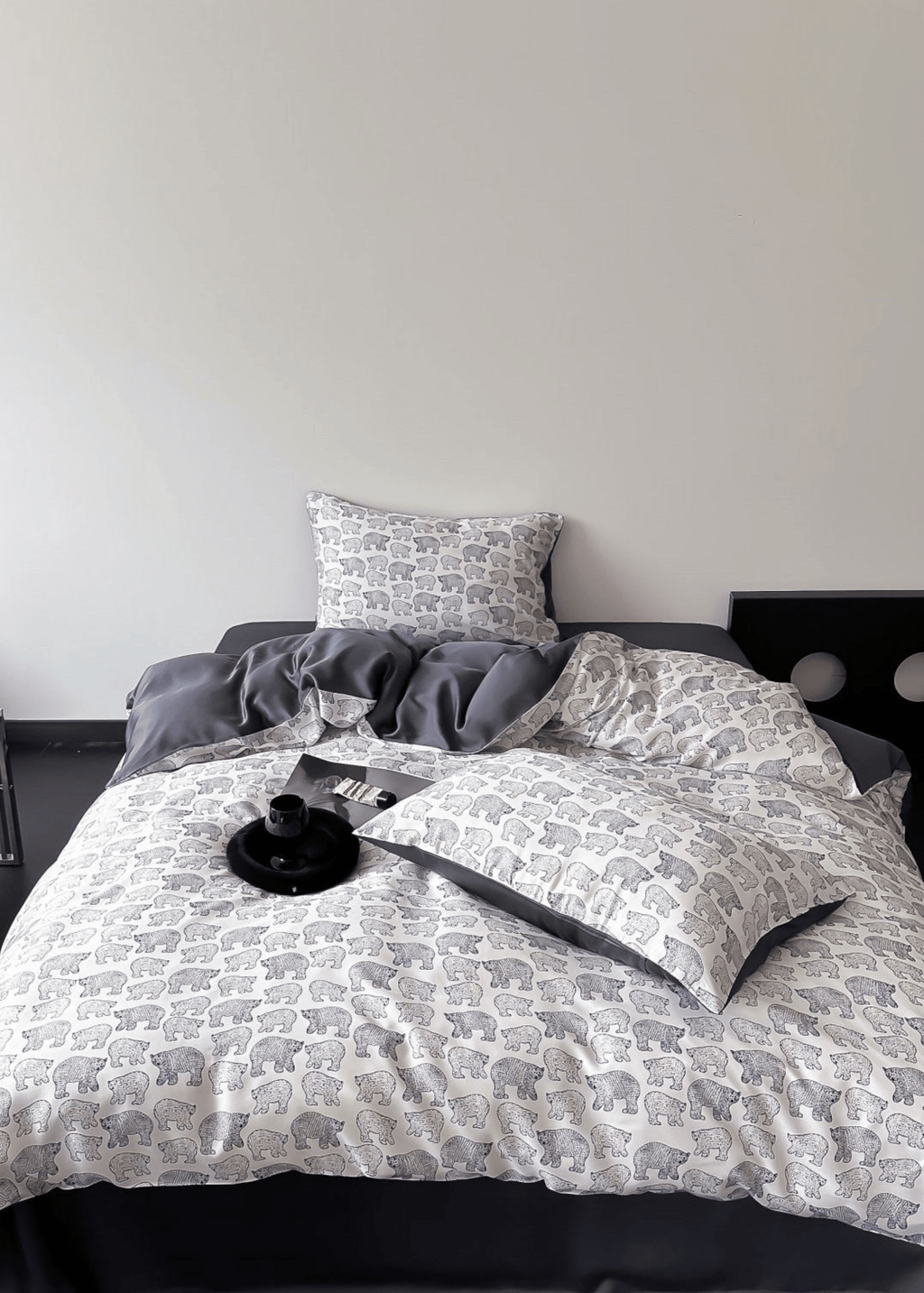 Twilight Zone Silky Tencel Bedding Set / White + Gray