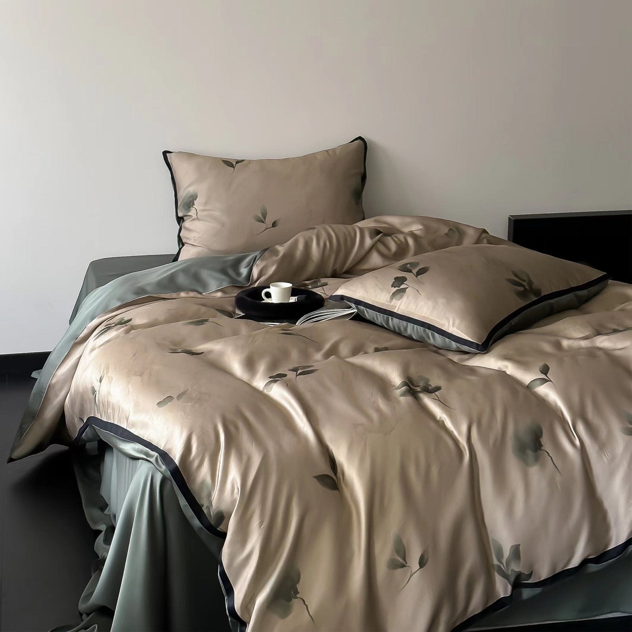 Twilight Zone Silky Tencel Bedding Set / White + Gray