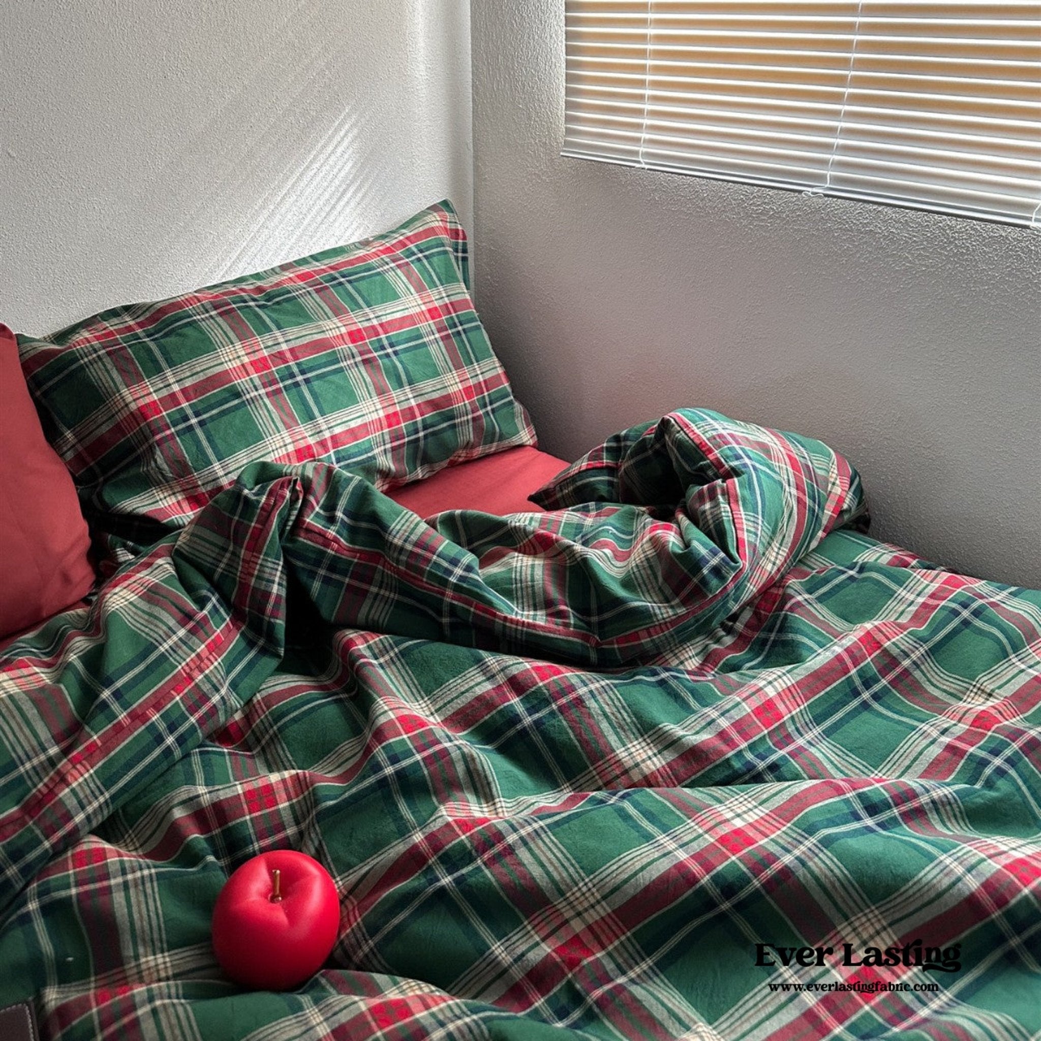 Vintage Plaid Bedding Set / Red & Green
