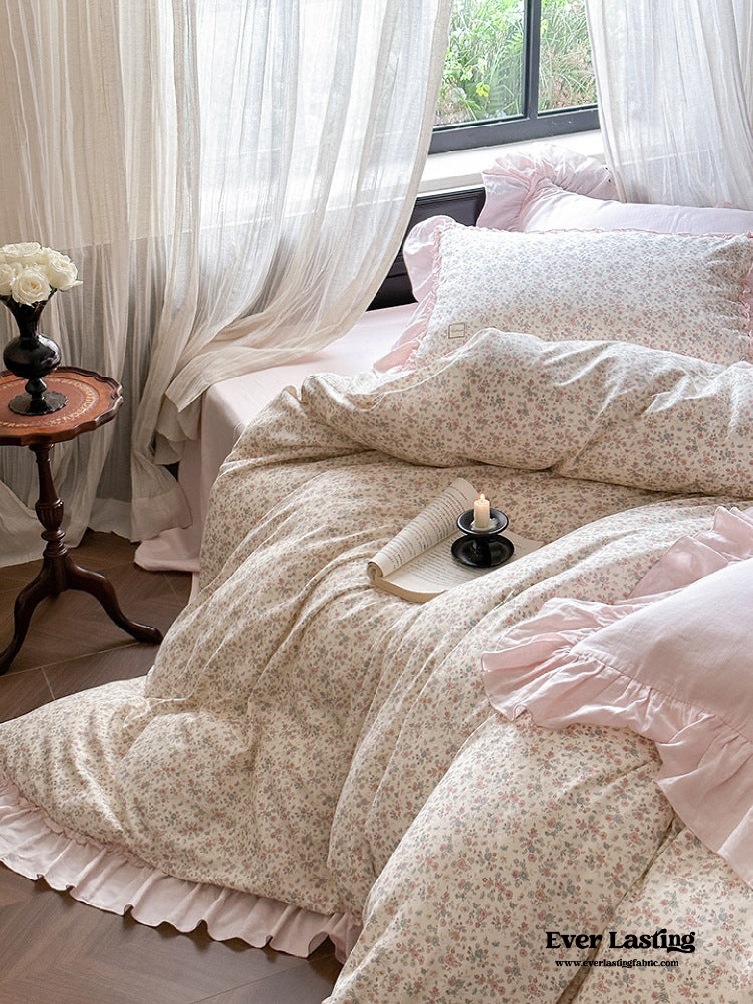 Vivienne Floral Double Gauze Bedding Set / Cobalt Blue