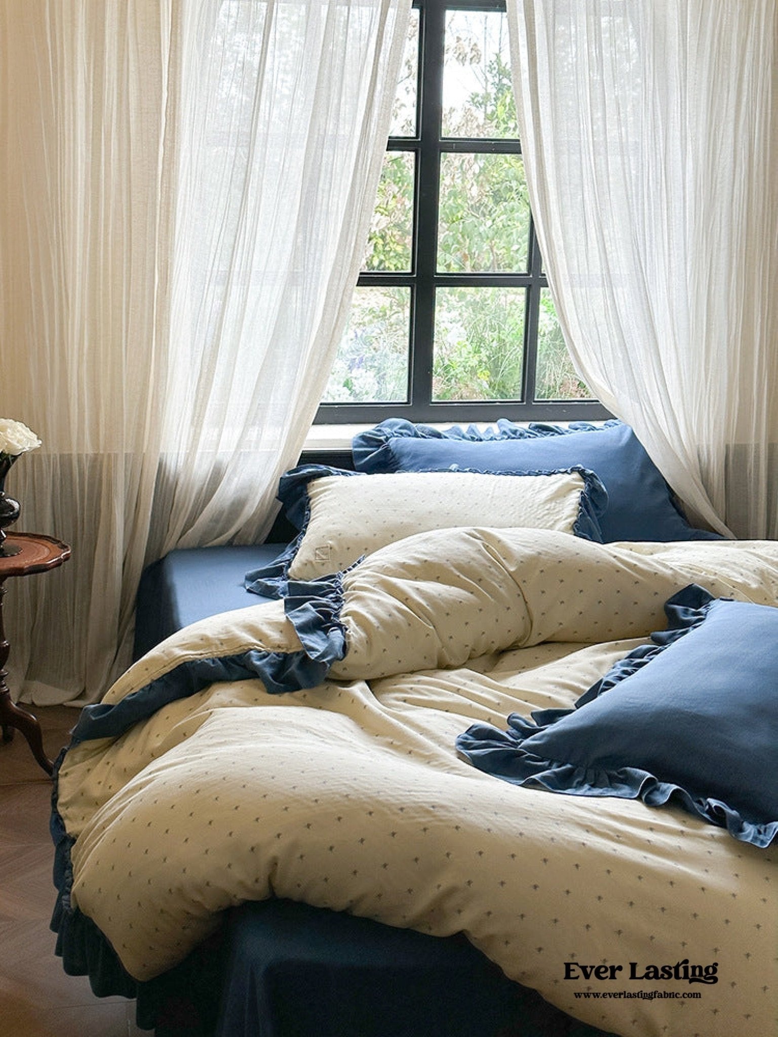 Vivienne Floral Double Gauze Bedding Set / Cobalt Blue