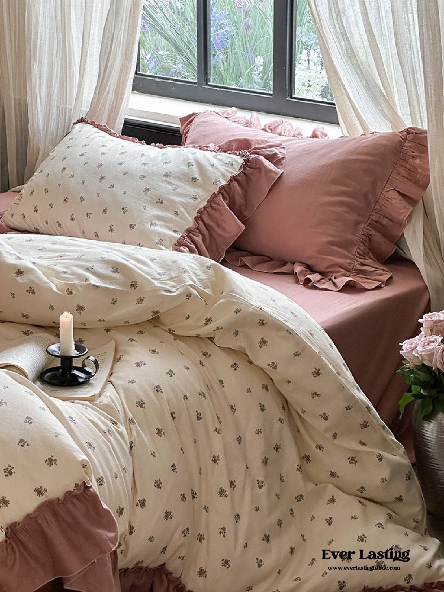 Vivienne Floral Double Gauze Bedding Set / Maroon Red