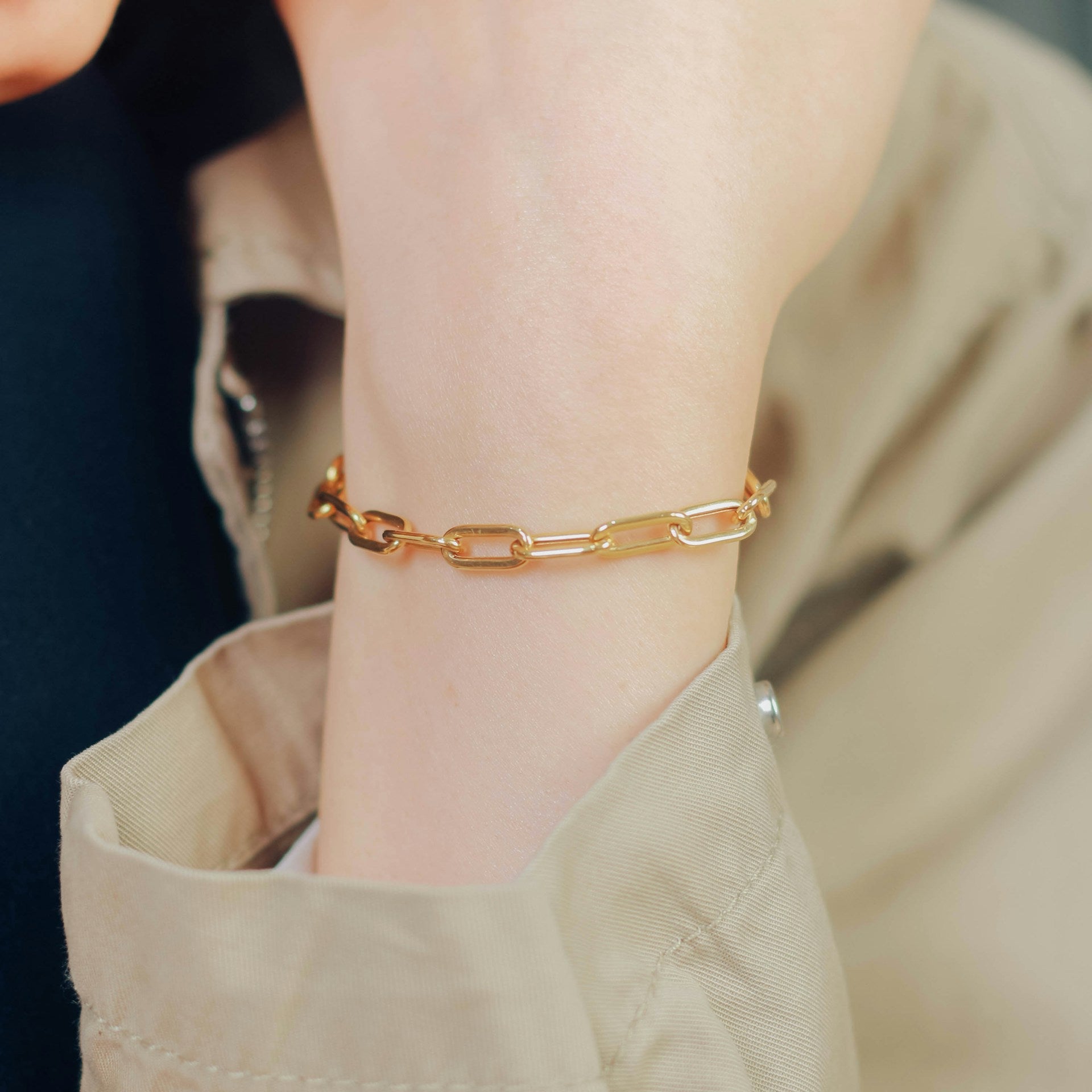 14k Yellow Gold Paperclip Chain Bracelet with Three Diamond Links (4.20 mm)